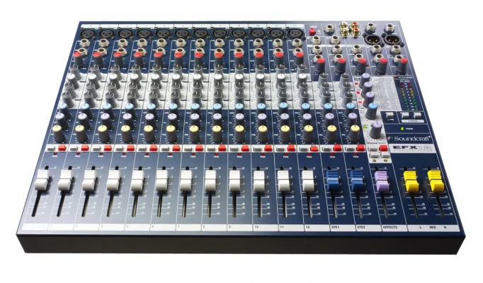 Mixer Soundcraft EFX12 8 image efx12 front x large