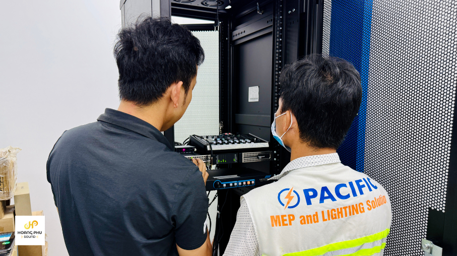 He-thong-loa-bose-402v-cho-phong-hop-6