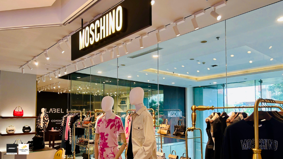 he-thong-am-thanh-nhac-nen-cho-shop-thoi-trang-bose-fs2c-Moschino-1