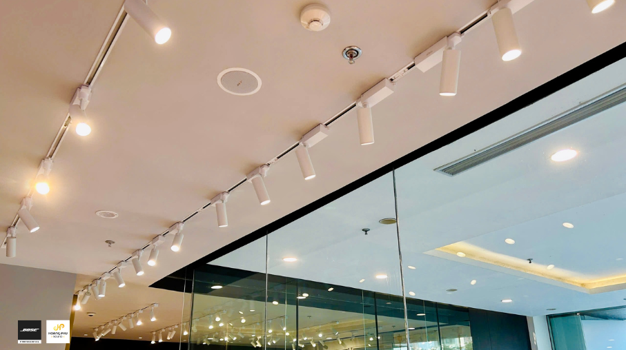 he-thong-am-thanh-nhac-nen-cho-shop-thoi-trang-bose-fs2c-Moschino-5