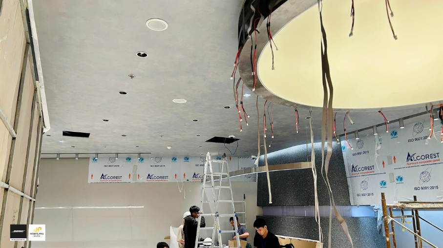 he-thong-am-thanh-nhac-nen-cho-shop-thoi-trang-bose-fs2c-Moschino-7